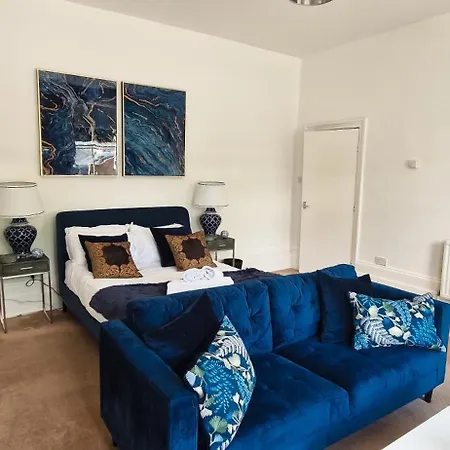 Spacious And Cosy 1Br Apartment In Hampton Wick